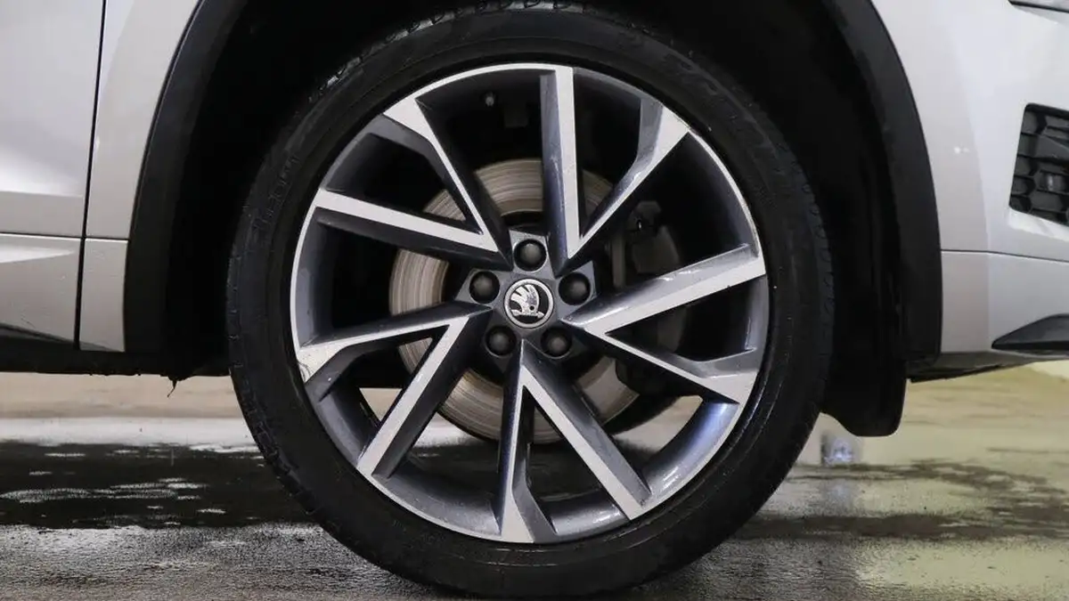 2021-skoda-kodiaq-20tdi-sportline-150ps-dsg-big-10