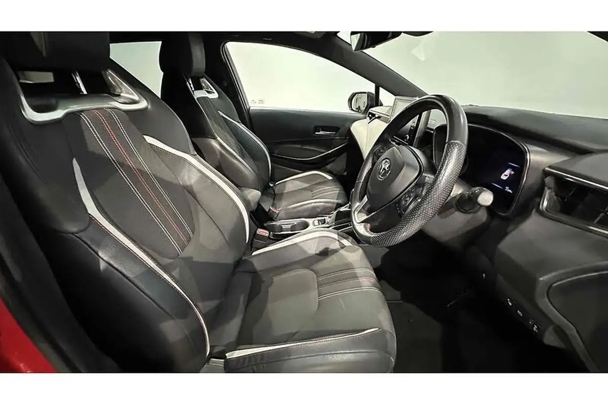 2020-toyota-corolla-18-vvt-i-gr-sport-17in-alloy-wheelstrk-touring-sports-big-25