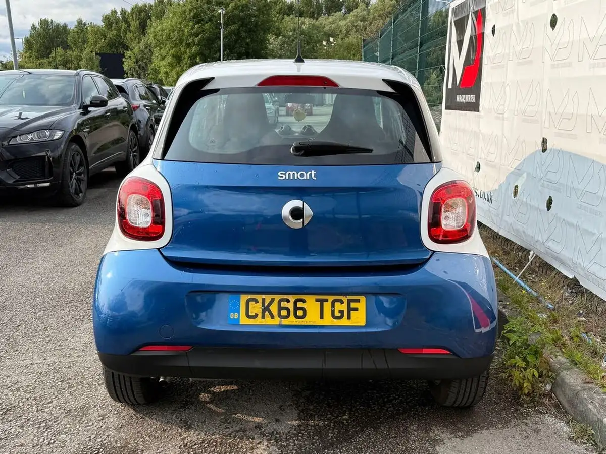 2016-smart-forfour-10-passion-71bhp-ss-twinamic-big-5