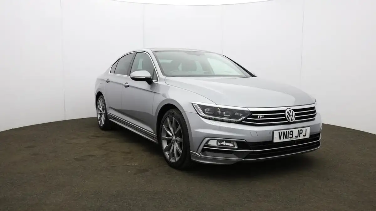 2019-volkswagen-passat-20tdi-r-line-150ps-scr-saloon-4d-big-38