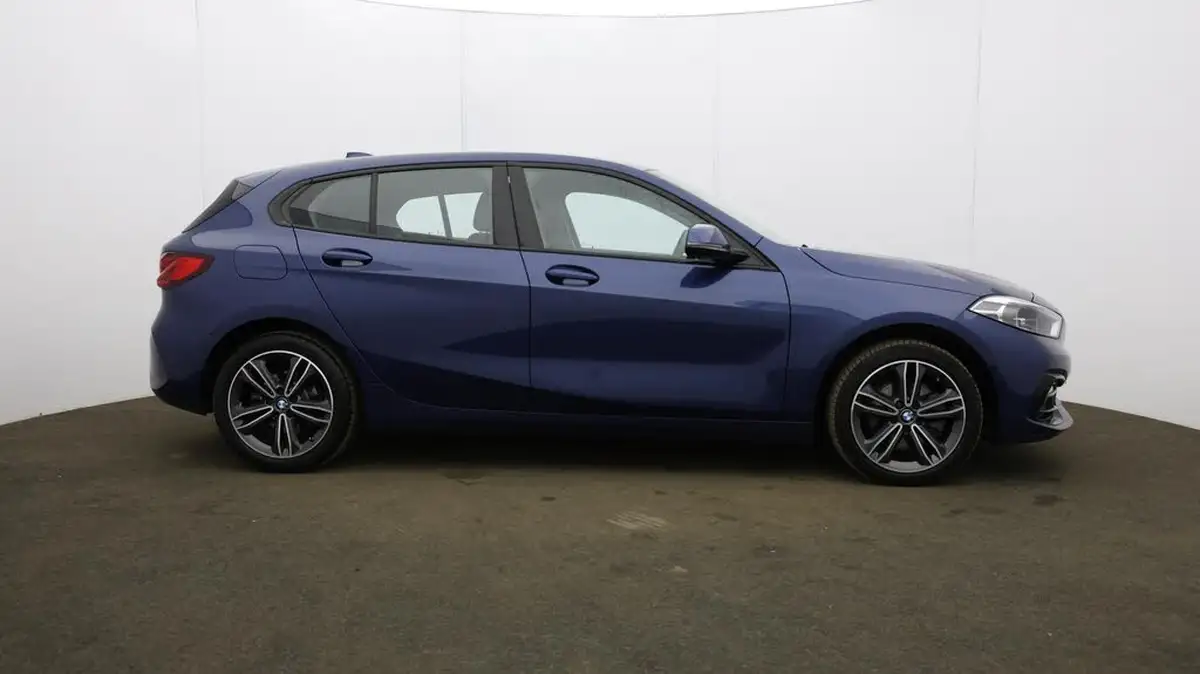2022-bmw-1-series-15td-116d-sport-dct-big-52