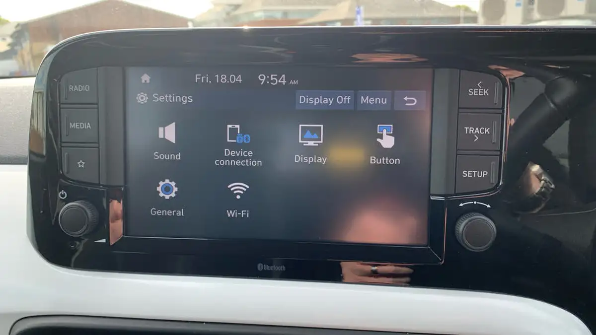 2022-hyundai-i10-12-premium-big-28
