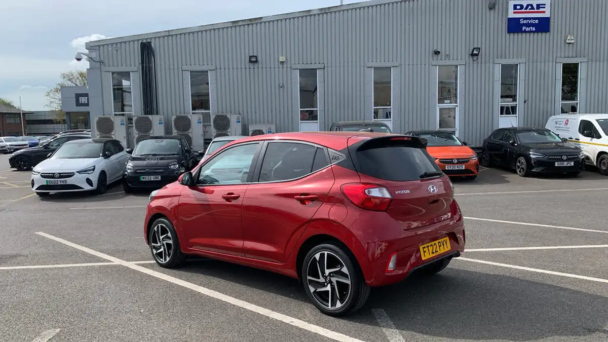 2022-hyundai-i10-12-premium-big-4