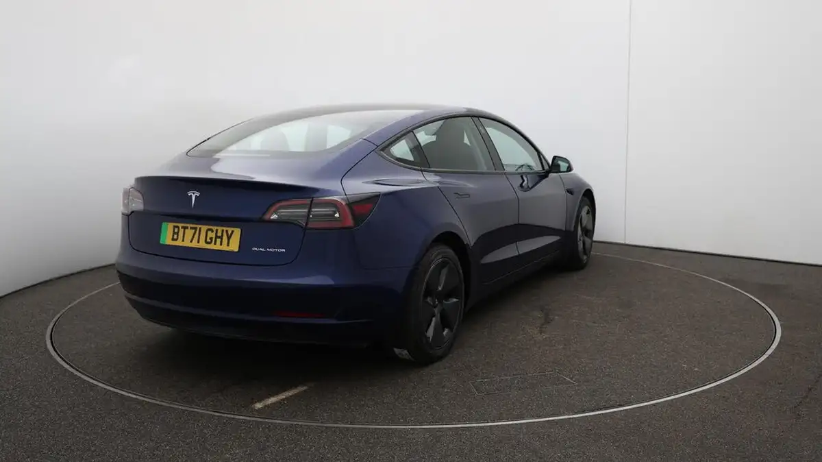 2021-tesla-model-3-e-long-range-awd-big-47