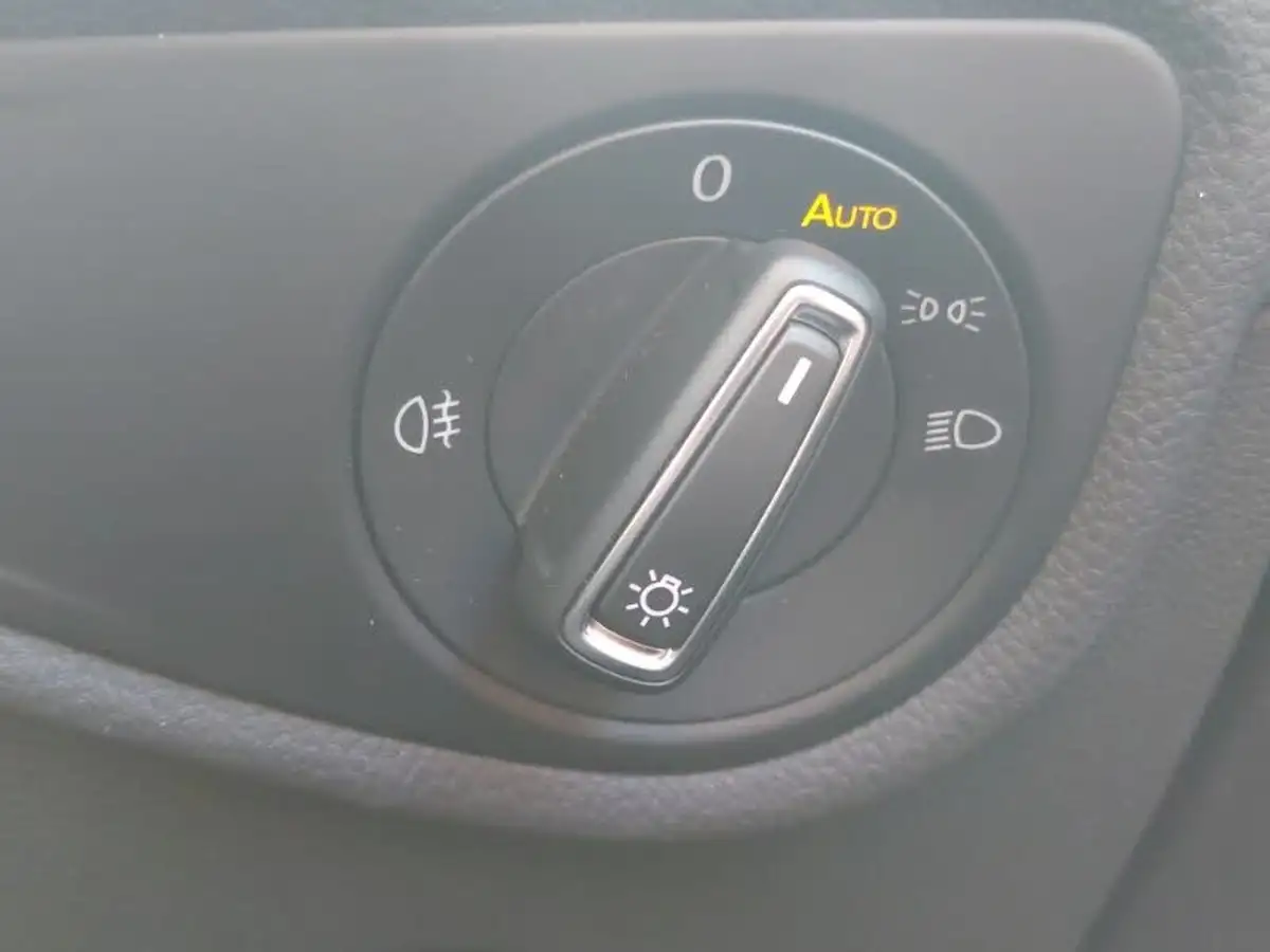 2022-volkswagen-touran-15-tsi-se-family-big-18