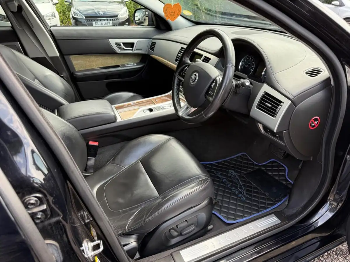 2013-jaguar-xf-22td-premium-luxury-200ps-ss-sportbrake-5d-auto-big-19