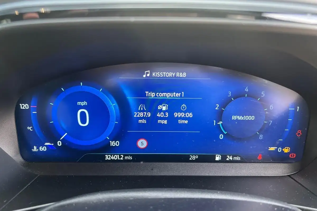 2022-ford-focus-10t-st-line-vignale-125ps-hatchback-big-12
