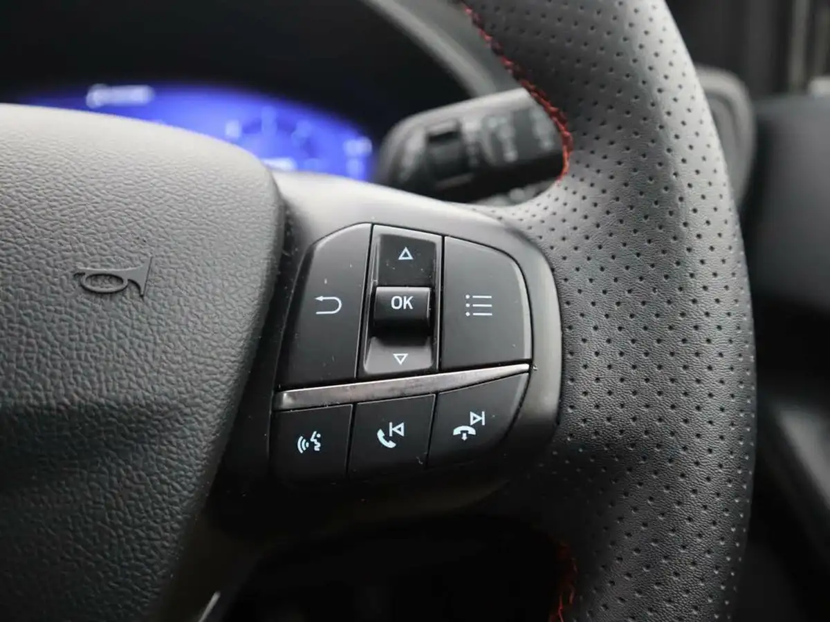 2020-ford-focus-15-st-line-x-hatchback-big-26