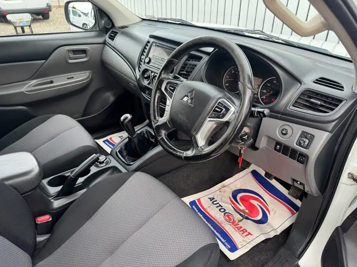2018-mitsubishi-l200-24di-d-4life-eu6-double-pickup-big-18