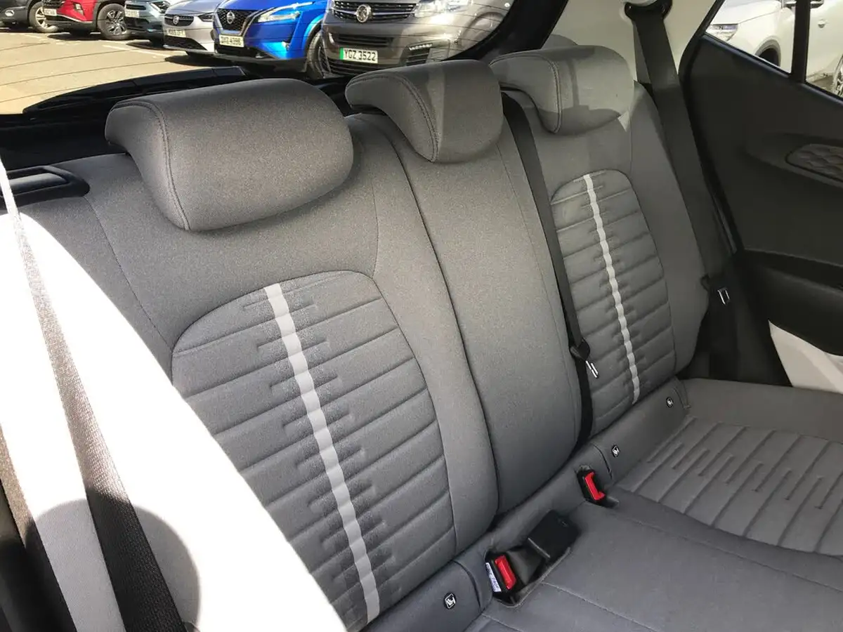 2022-hyundai-i10-10-premium-auto-big-6