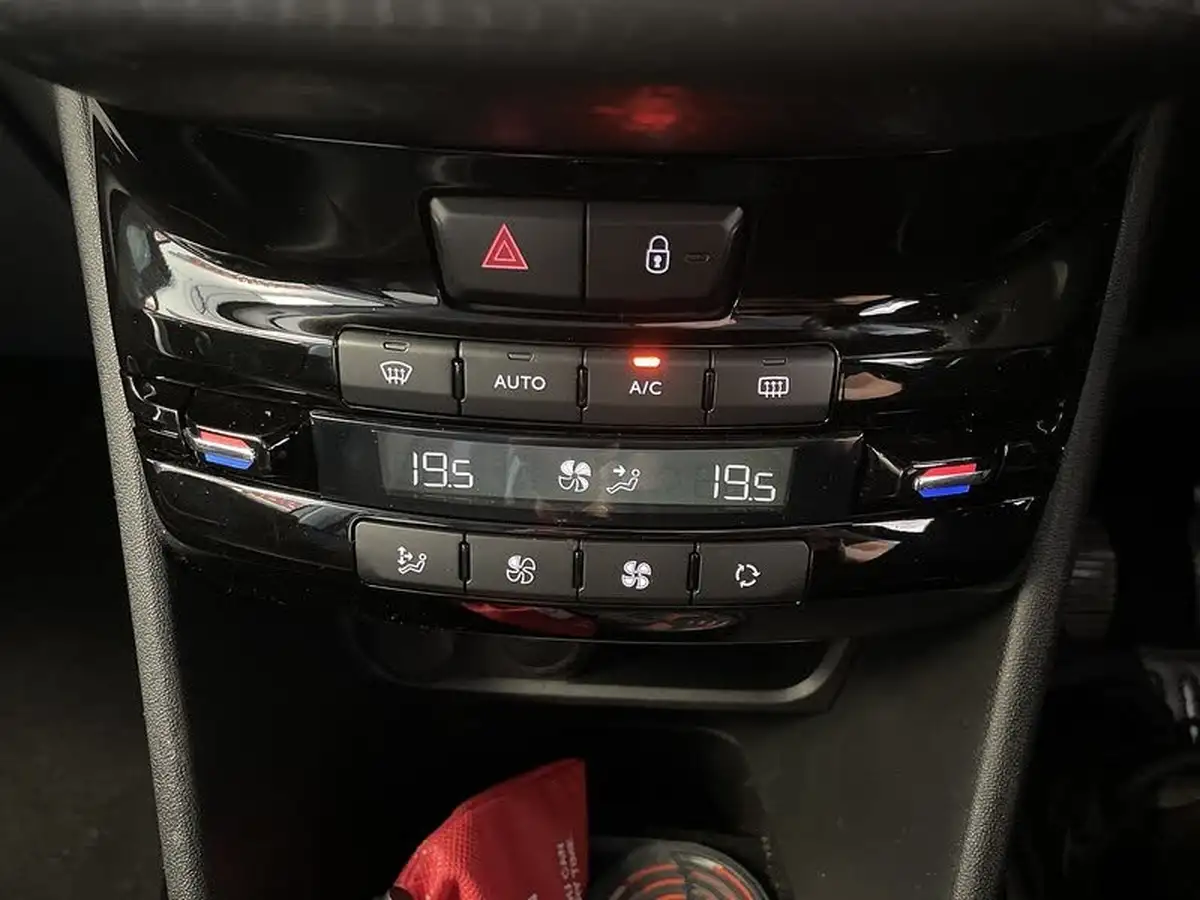 2019-peugeot-2008-suv-12-puretech-allure-82bhp-big-17