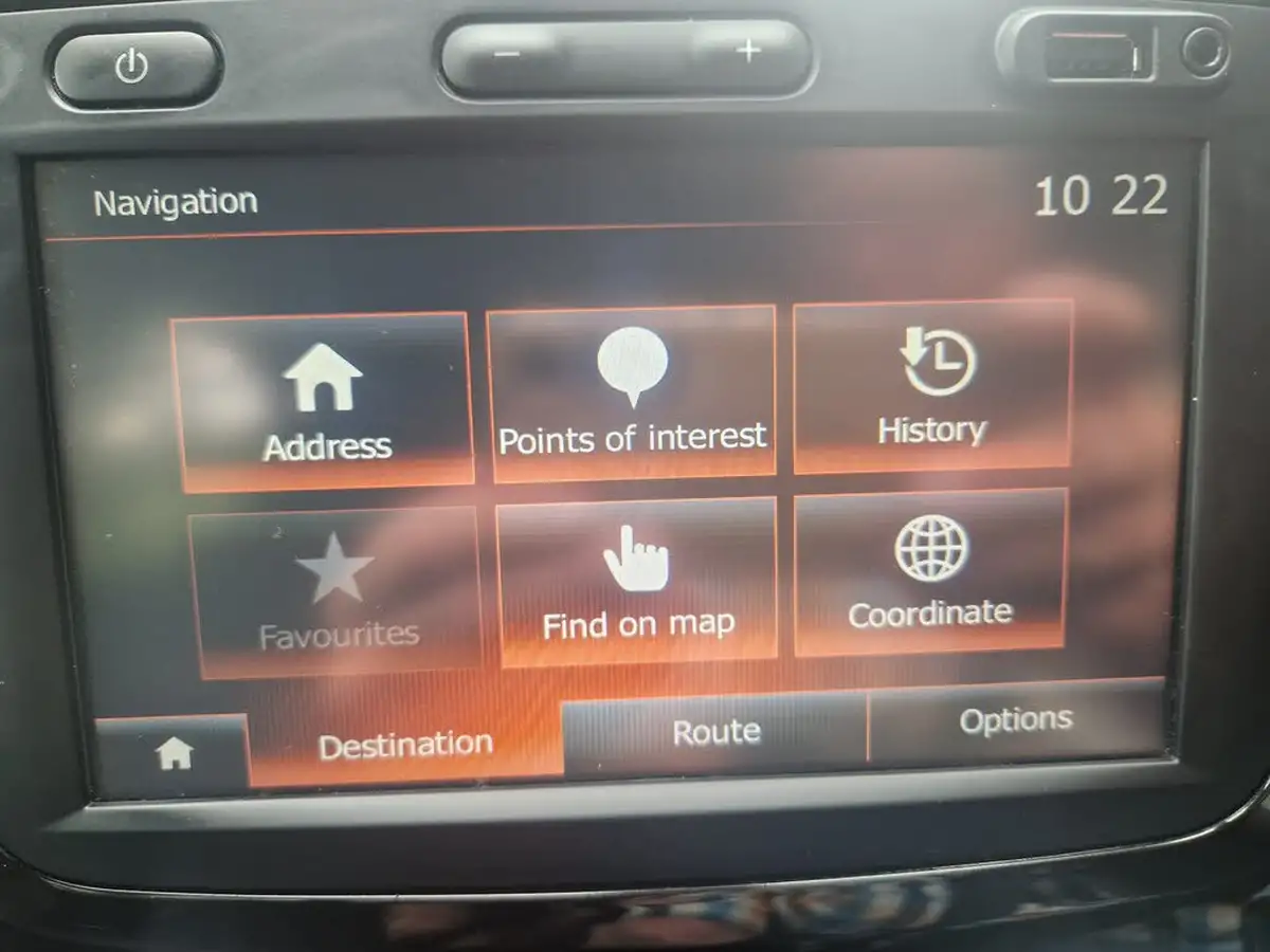 2016-renault-captur-09-dynamique-nav-big-36
