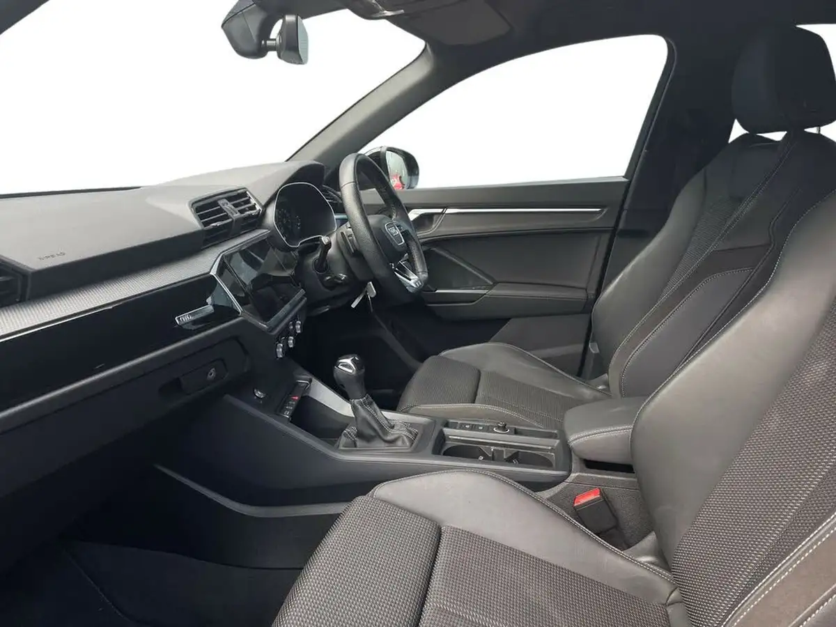 2021-audi-q3-15-35-tfsi-black-edition-codcomfort-sound-pack-station-wagon-big-9