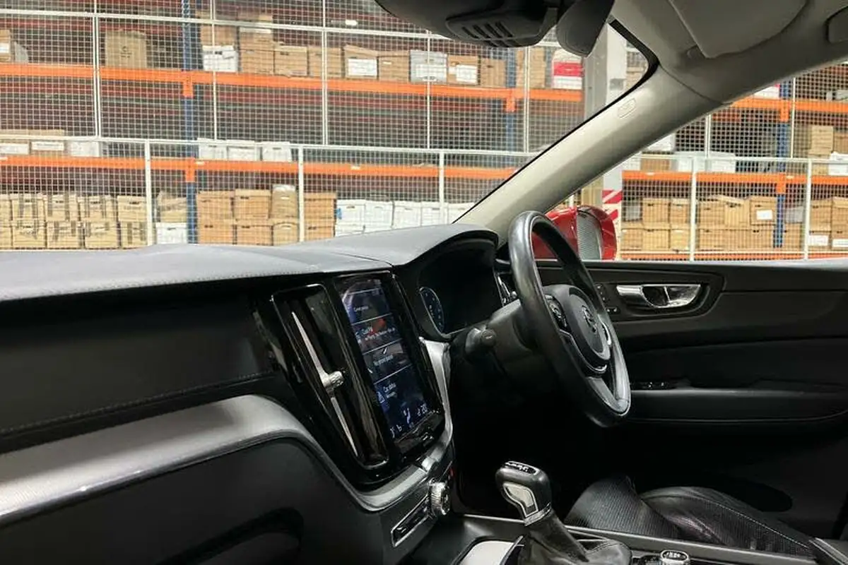 2019-volvo-xc60-20td-d4-inscription-pro-geartronic-big-17