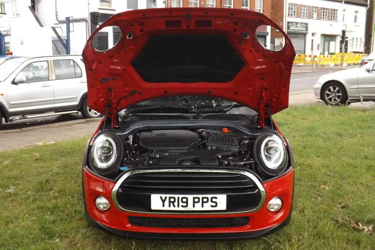 2019-mini-cooper-15-cooper-classic-hatchback-3d-auto-big-1
