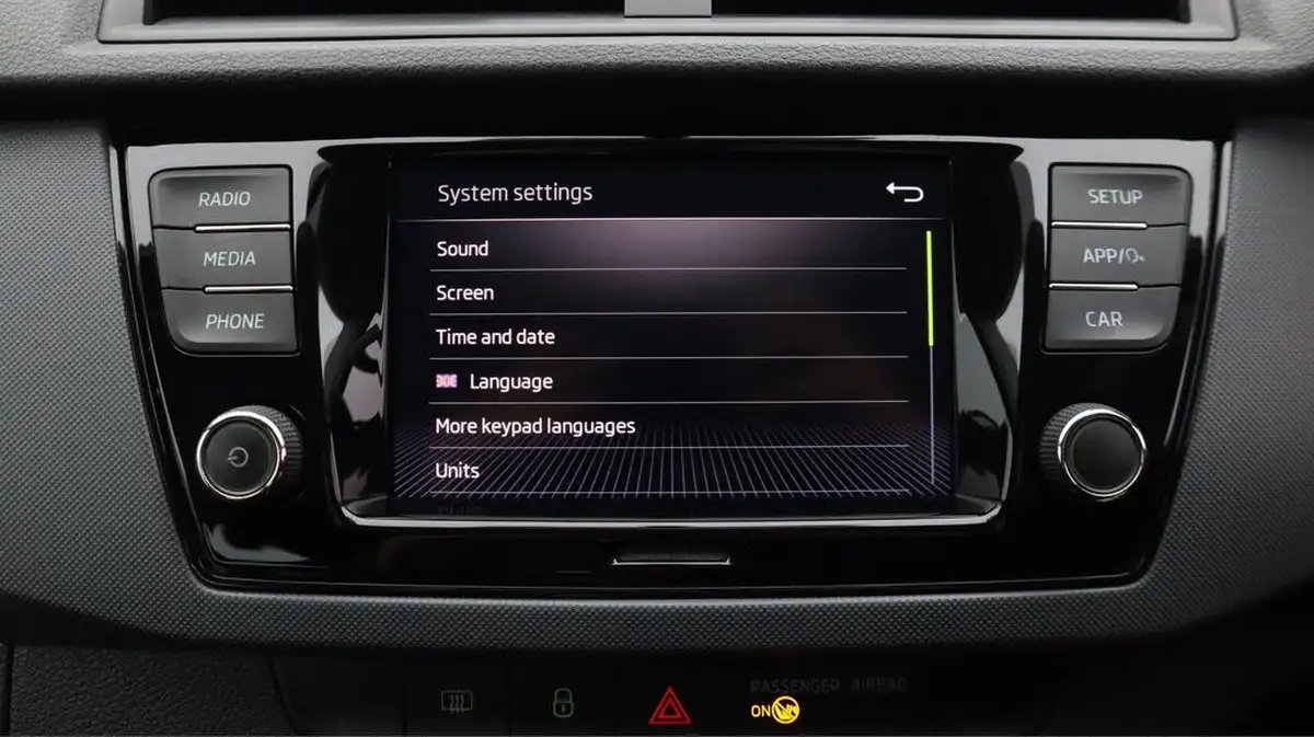 2021-skoda-fabia-10-tsi-95ps-hatchback-dsg-big-11