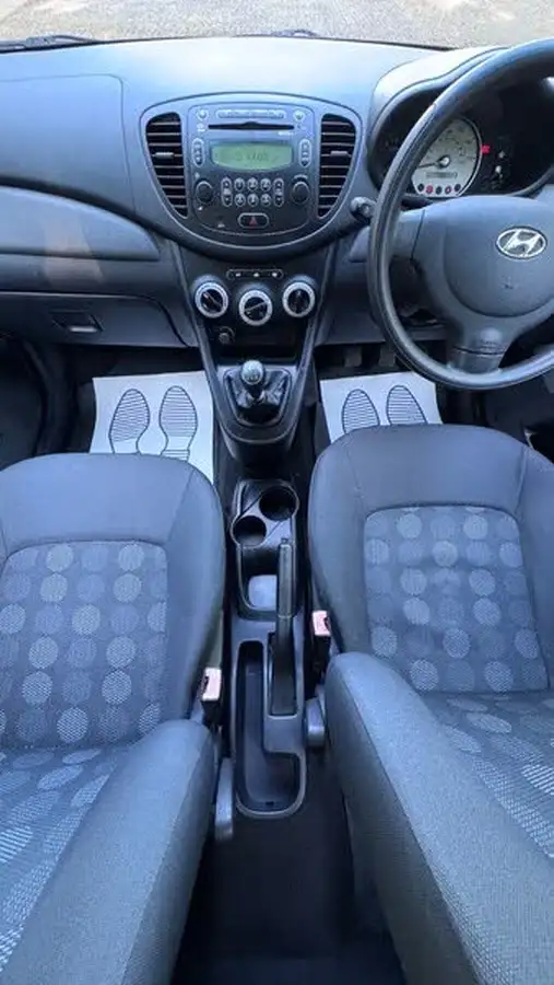 2010-hyundai-i10-12-classic-big-13