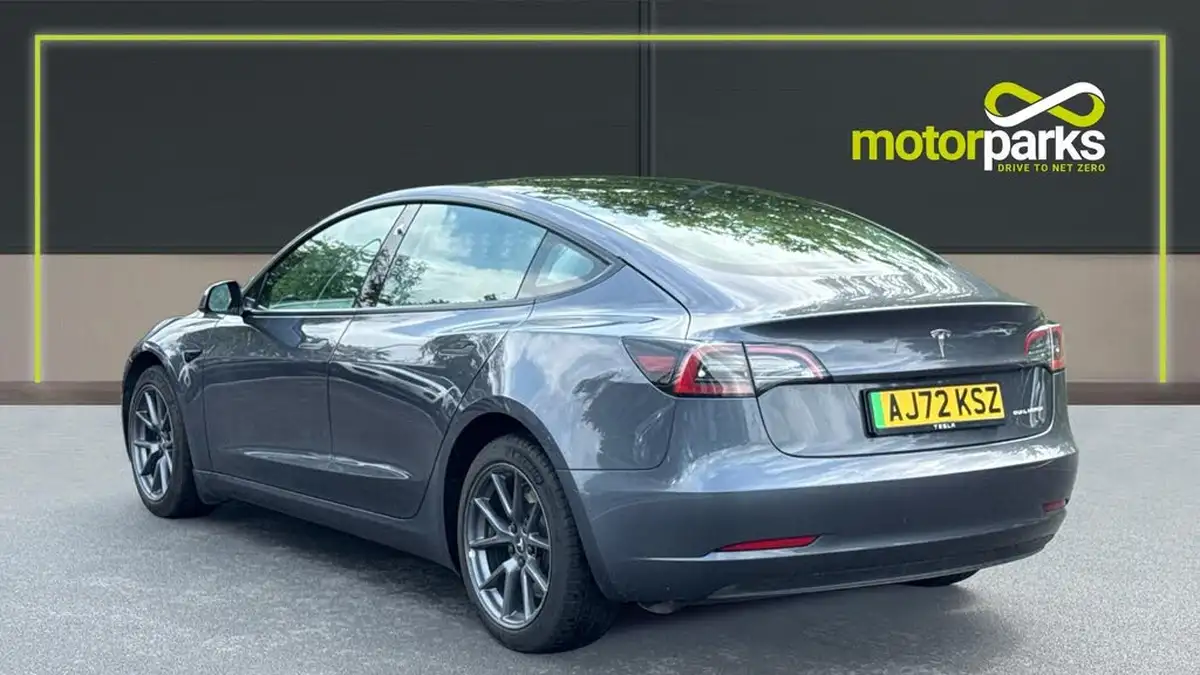 2022-tesla-model-3-e-long-range-big-4