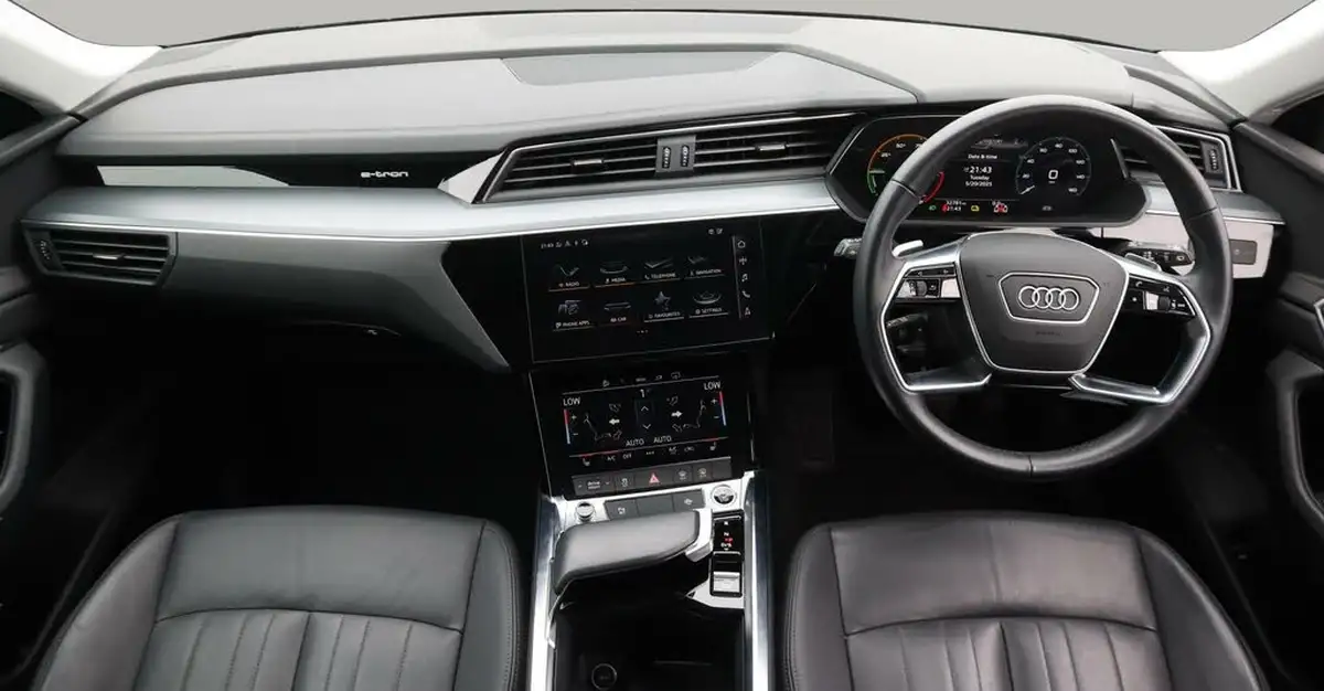 2022-audi-e-tron-55e-technik-station-wagon-big-13