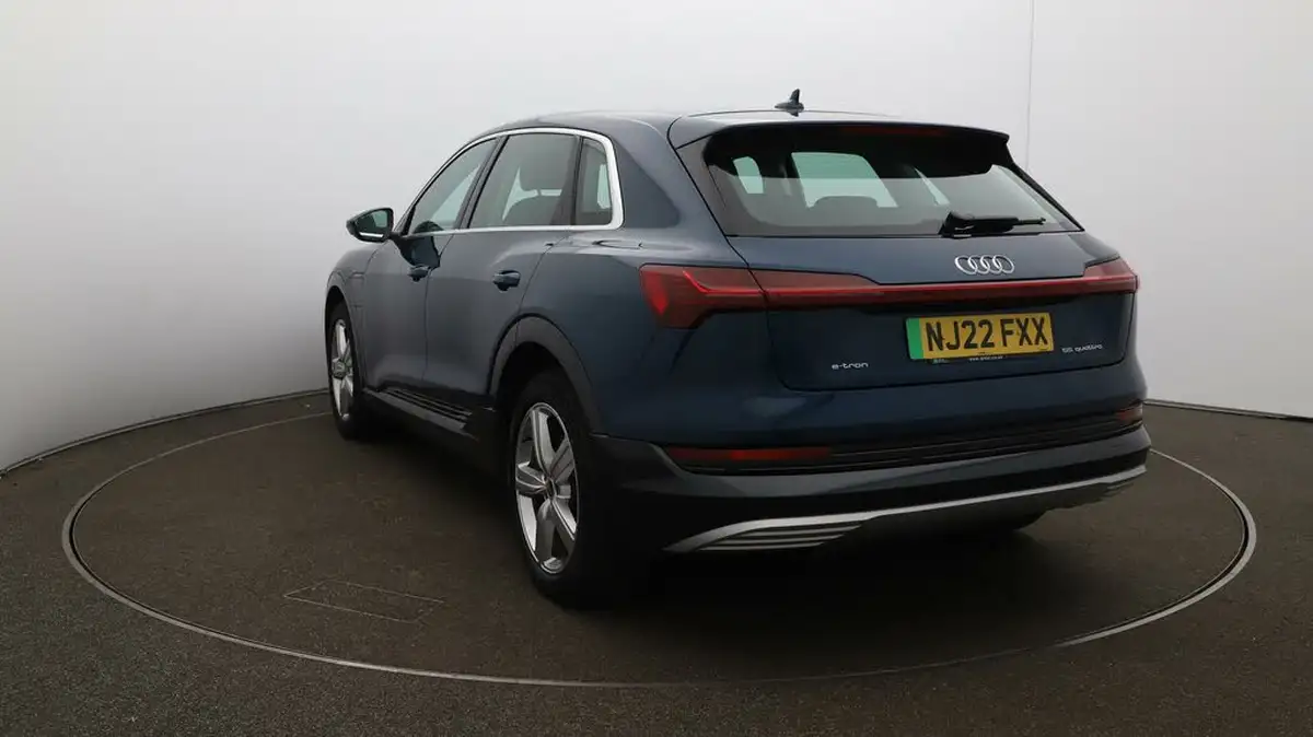 2022-audi-e-tron-55e-technik-station-wagon-big-53