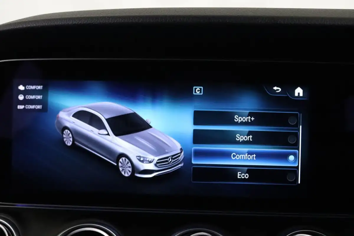 2022-mercedes-benz-e-class-20-e200-amg-line-211ps-saloon-4d-big-41