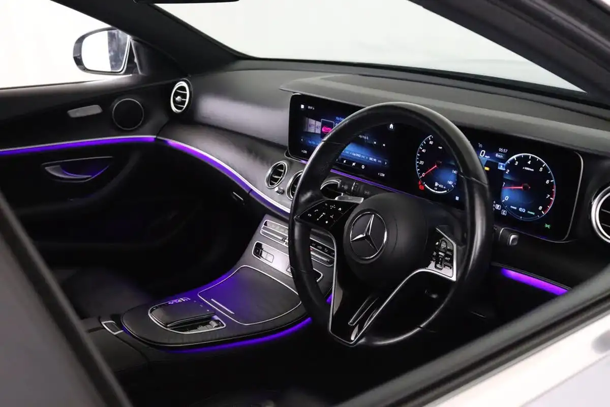 2022-mercedes-benz-e-class-20-e200-amg-line-211ps-saloon-4d-big-17