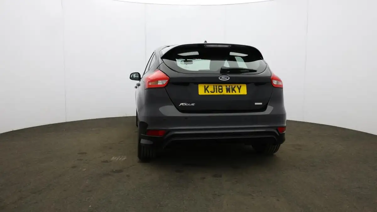 2018-ford-focus-10t-st-line-140ps-hatchback-big-65