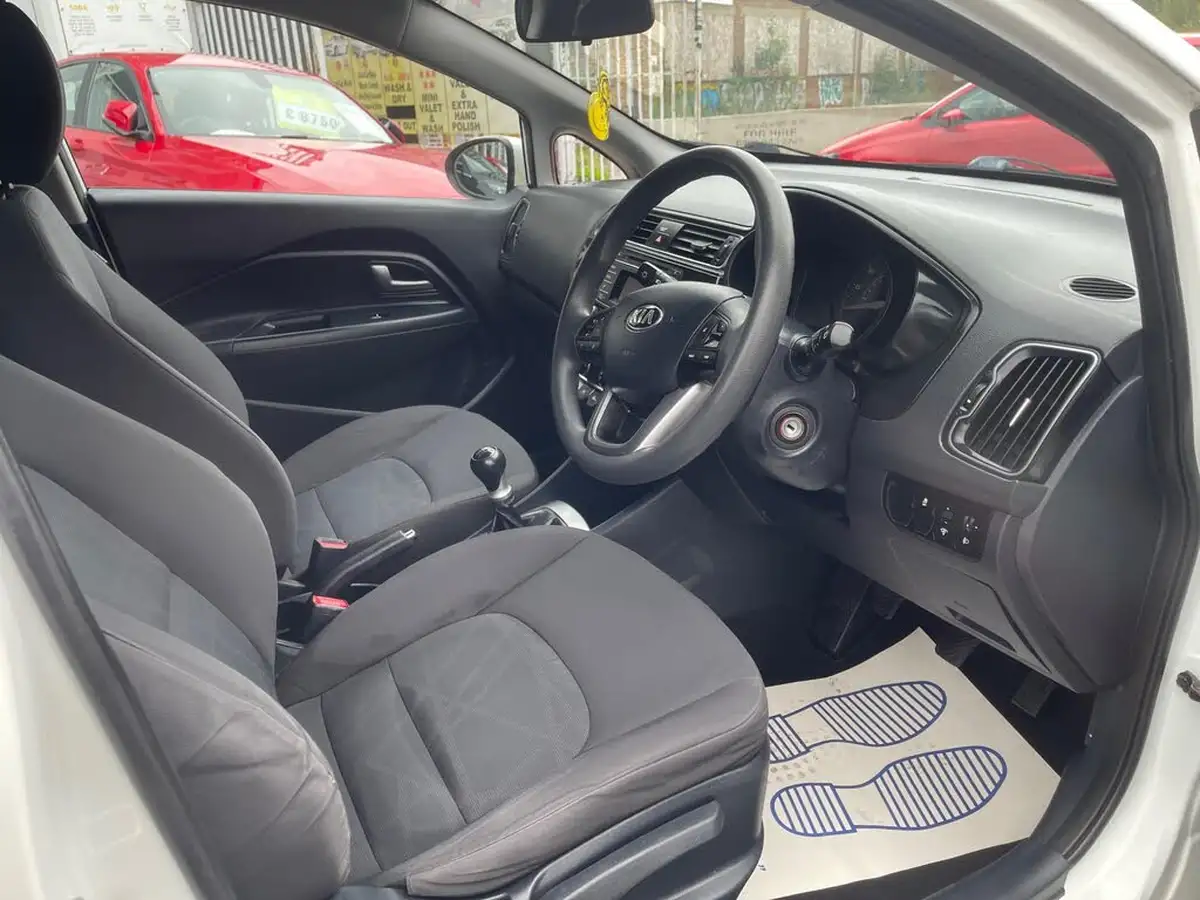 2015-kia-rio-125-1-air-big-13