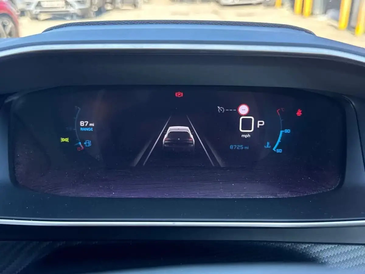 2023-peugeot-208-12-puretech-allure-premium-130ps-eat8-big-13