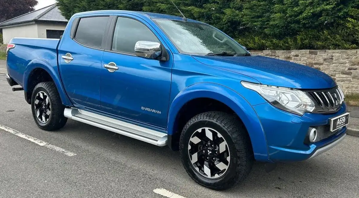 2017-mitsubishi-l200-24di-d-barbarian-178bhp-eu6-auto-big-0