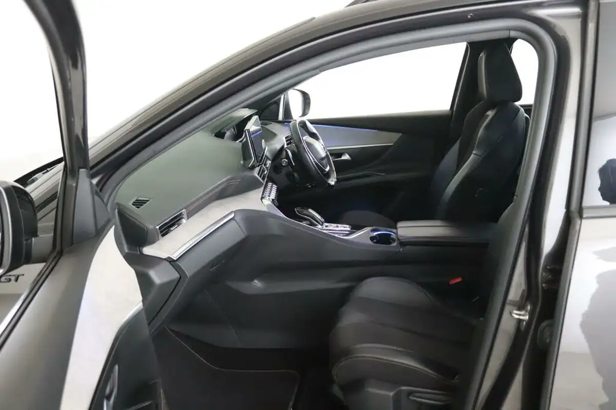 2022-peugeot-5008-suv-12-puretech-gt-eat8-big-9