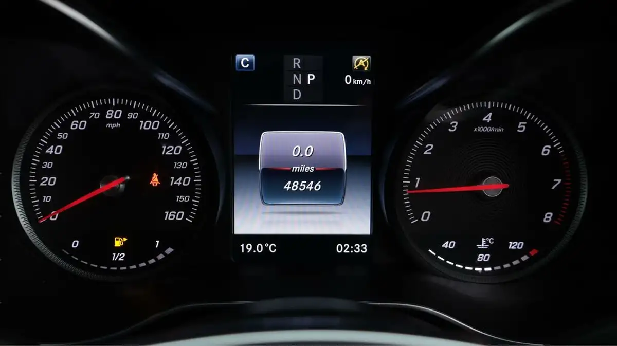 2019-mercedes-benz-glc-class-20-glc250-amg-line-premium-plusss-station-wagon-5d-big-10