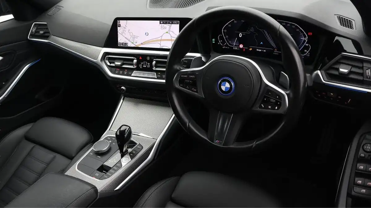 2022-bmw-3-series-20-330e-m-sport-pro-pack-saloon-4d-big-9