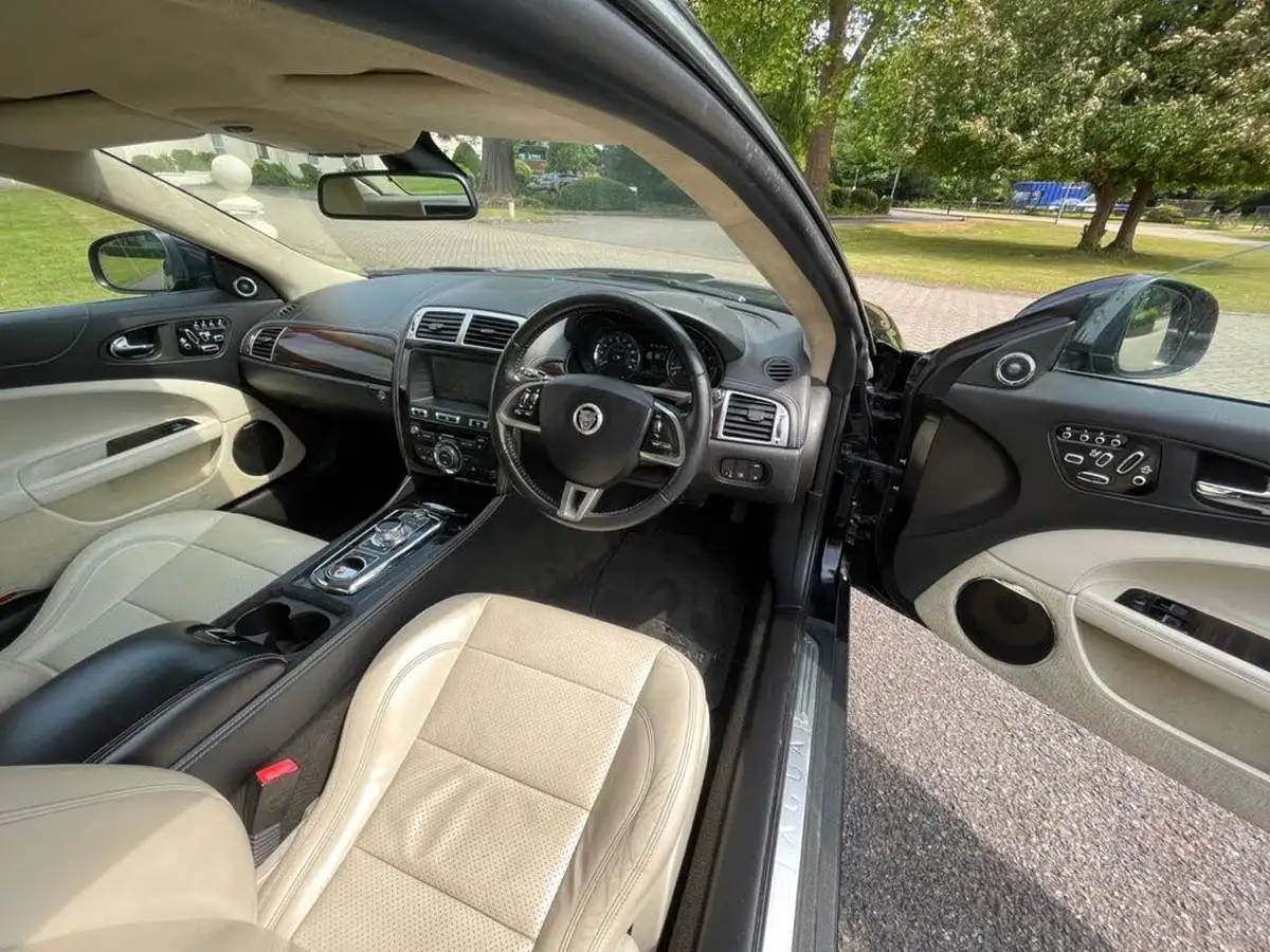 2012-jaguar-xk-50-portfolio-coupe-auto-big-20