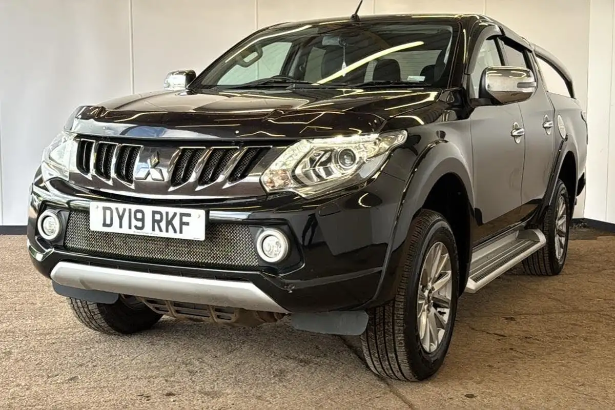 2019-mitsubishi-l200-24di-d-barbarian-eu6-big-2