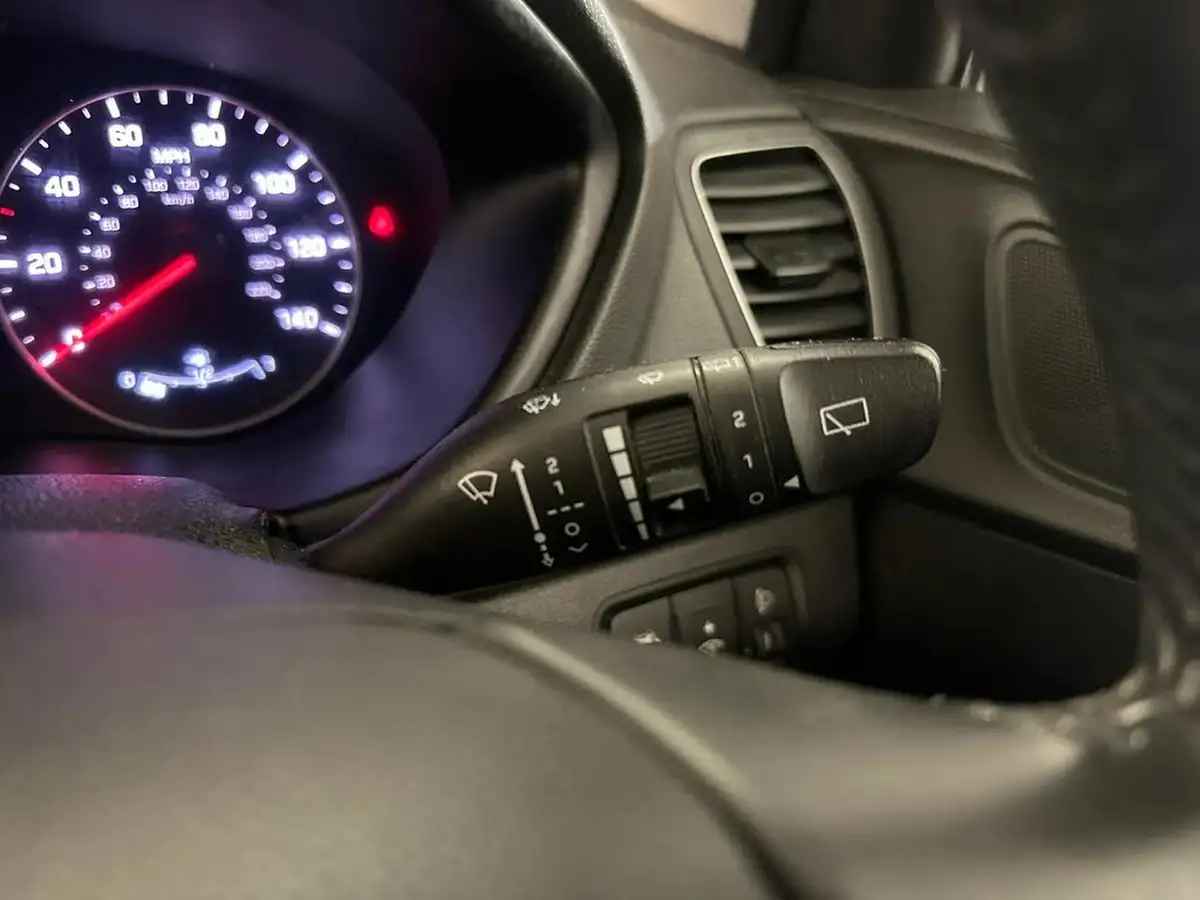 2019-hyundai-i20-12-se-mpi-hatchback-5d-big-25