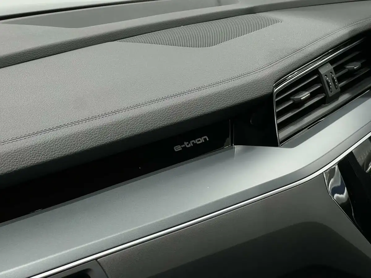 2021-audi-e-tron-50e-technik-station-wagon-big-68