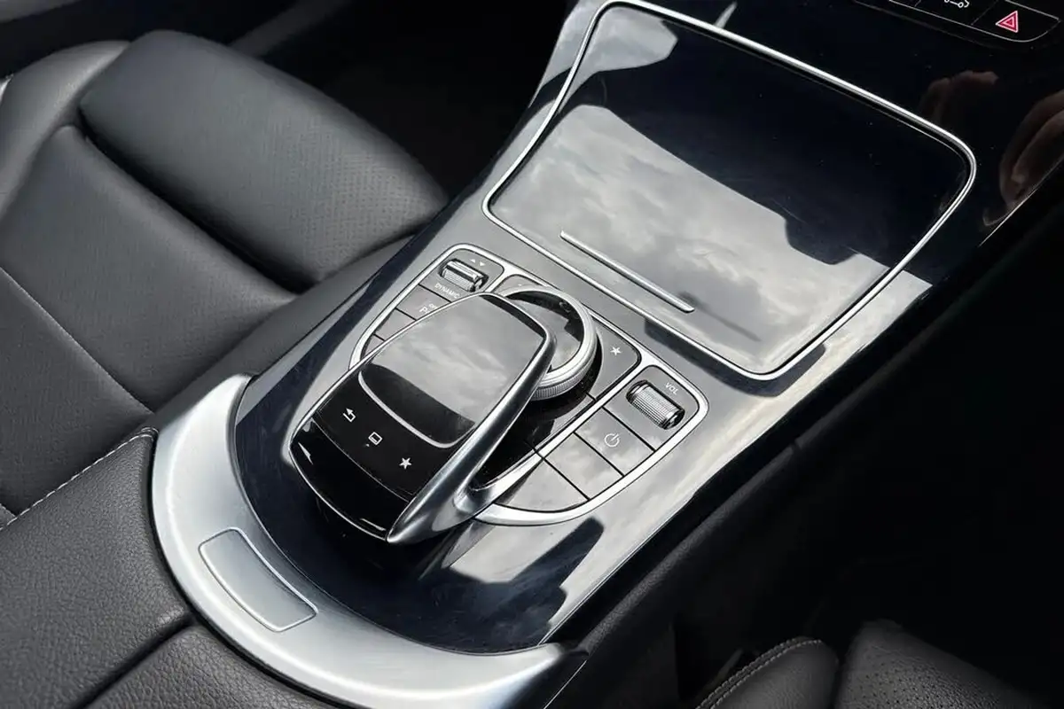 2015-mercedes-benz-c-class-20-c200-amg-line-184ps-ss-saloon-4d-7g-tronic-plus-big-22