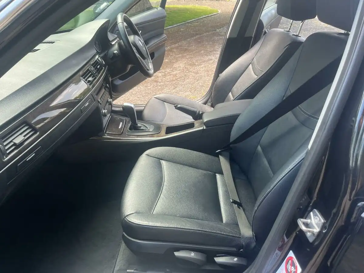 2010-bmw-3-series-20-318i-exclusive-edition-saloon-4d-auto-big-11