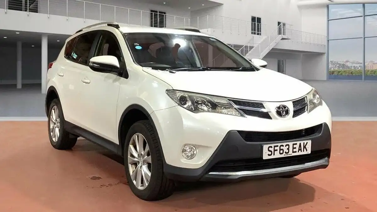 2013-toyota-rav4-22td-invincible-22d-cat-auto-big-4