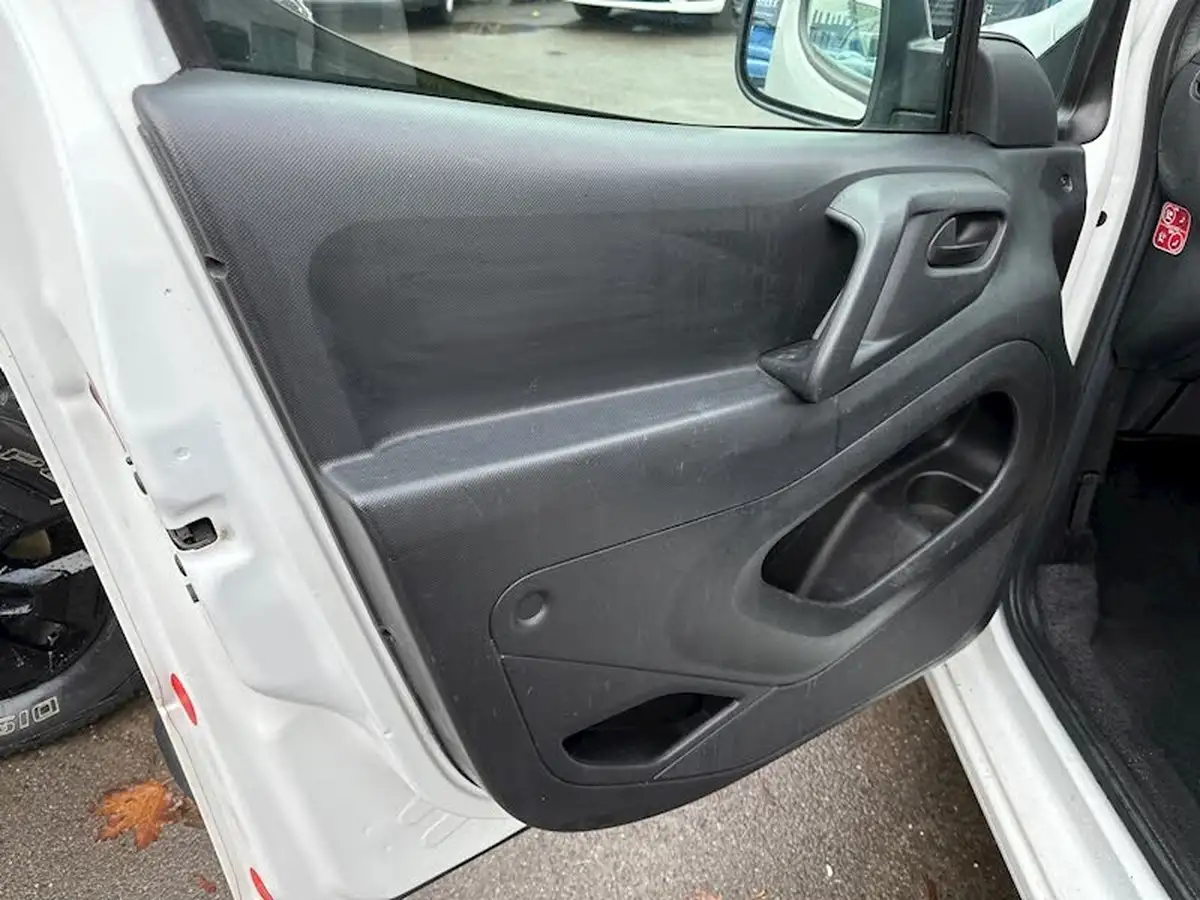 2018-peugeot-partner-16bluehdi-s-l2-756-panel-big-30