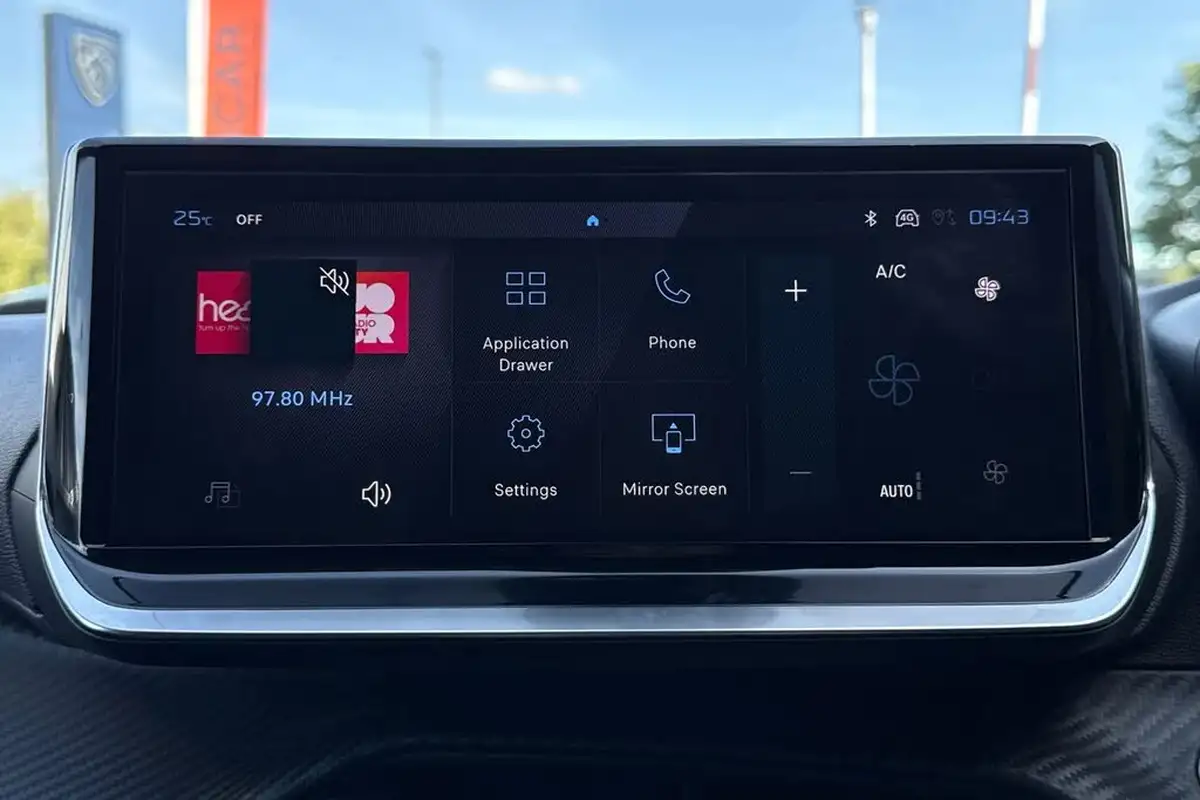 2024-peugeot-208-12-puretech-allure-big-16