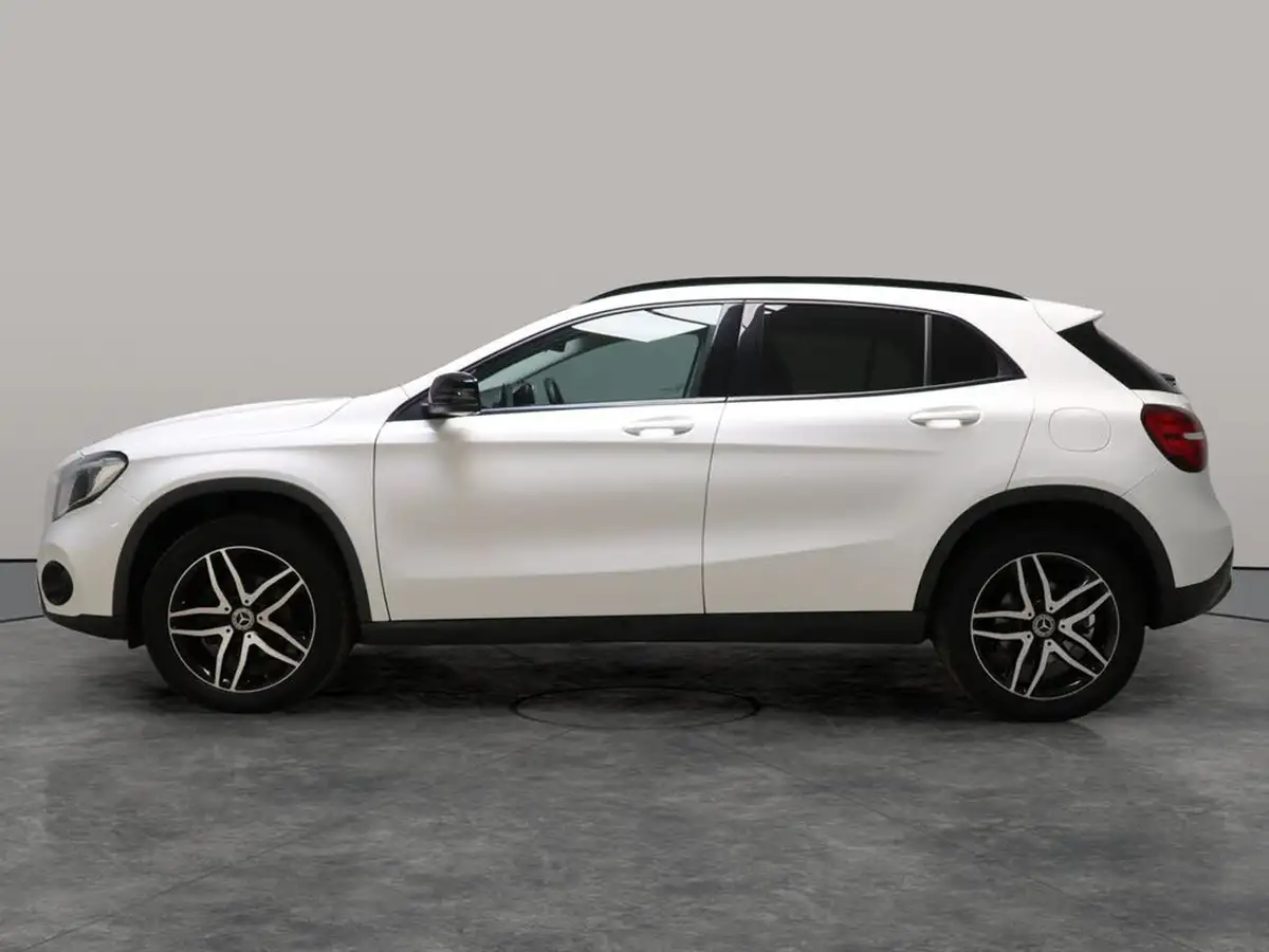 2019-mercedes-benz-gla-class-16-gla-180-urban-edition-ss-big-13