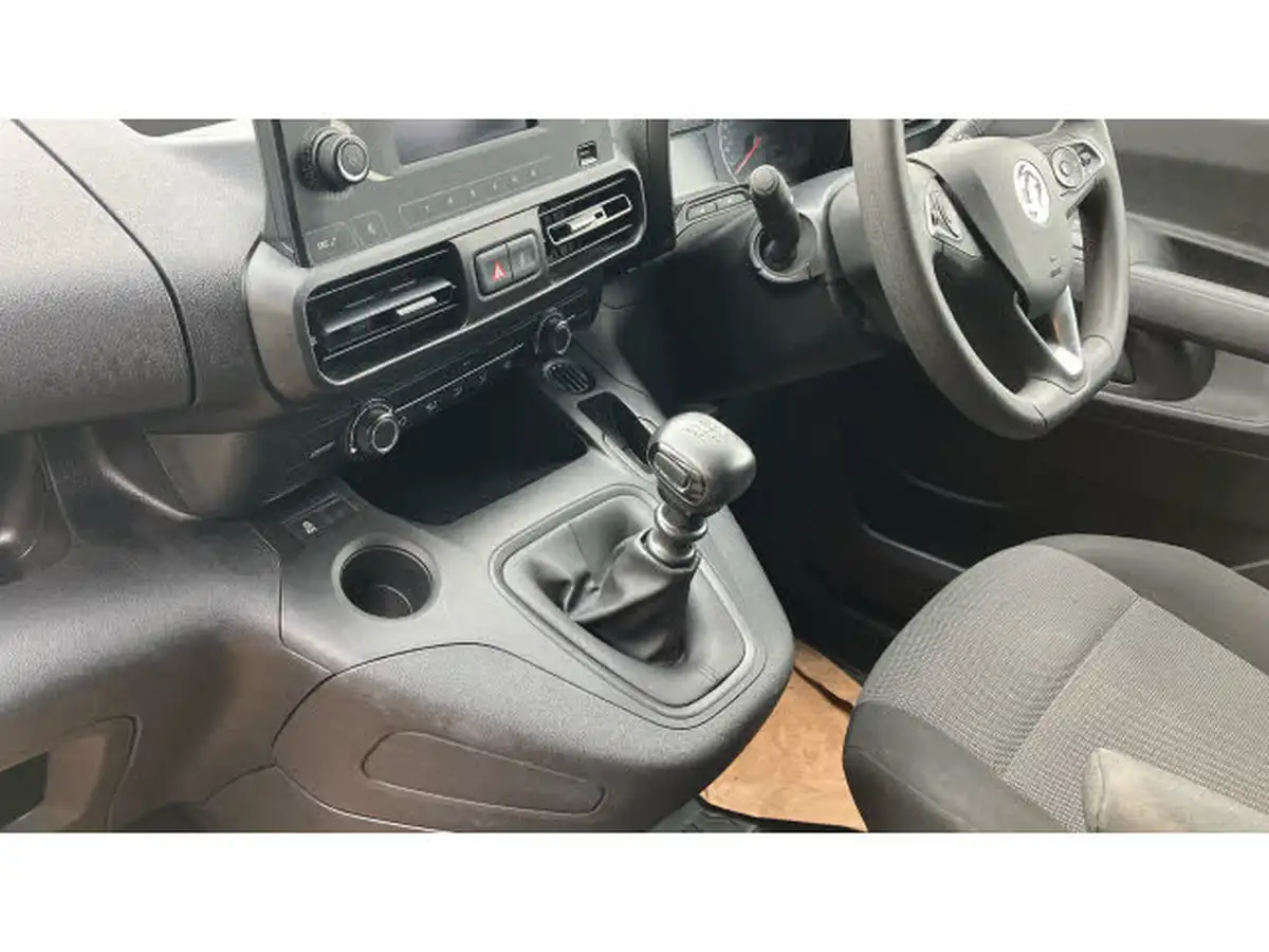 2022-vauxhall-combo-15cdti-dynamic-2300-130pseu6d-l1h1-panel-big-12