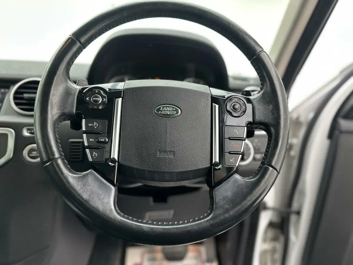2016-land-rover-discovery-4-30-sd-v6-hse-big-14