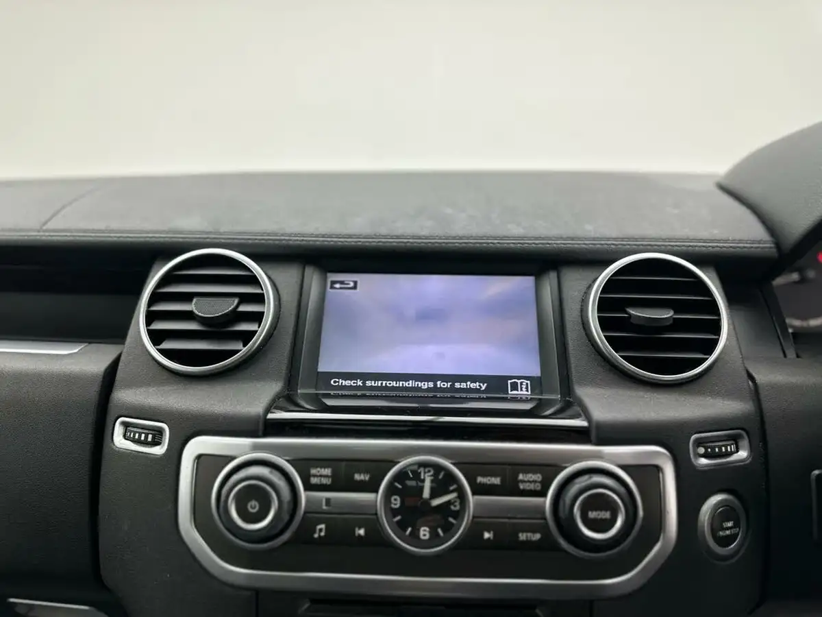 2016-land-rover-discovery-4-30-sd-v6-hse-big-33