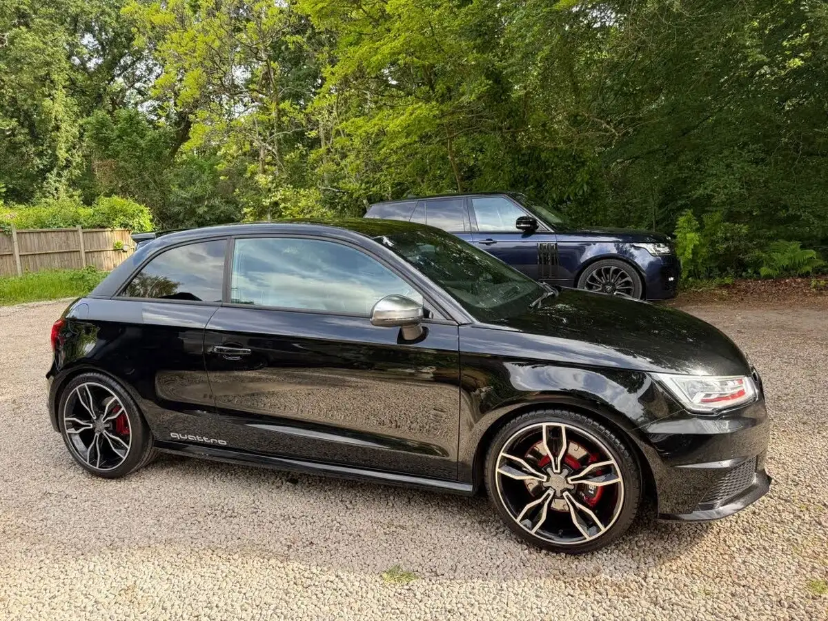 2015-audi-a1-20-s1-hatchback-3d-big-12