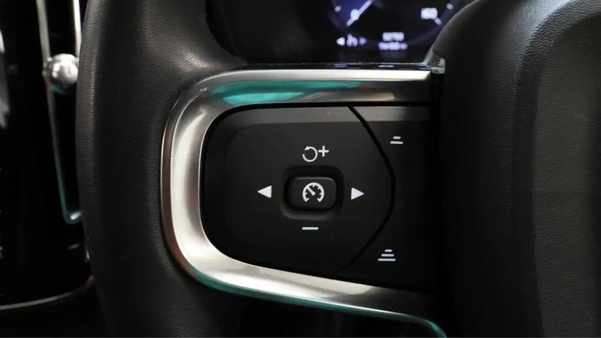 2021-volvo-xc40-15-t5-inscription-pro-258bhp-big-24