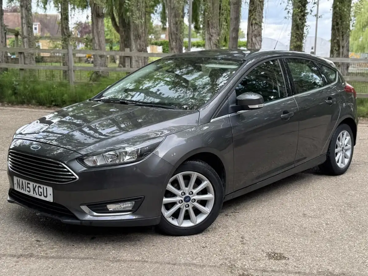 2015-ford-focus-10-titanium-t-125ps-hatchback-big-4
