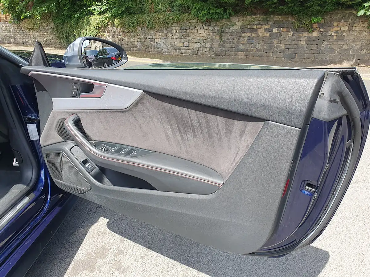 2017-audi-s5-30-tfsi-quattro-cabriolet-2d-big-23